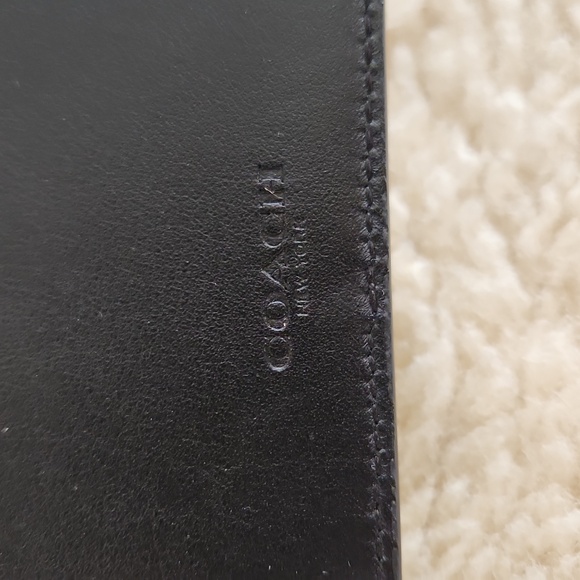 NWOT Coach Men's Black Leather Embossed Signature Bifold Wallet 🖤🎁 - Picture 5 of 14